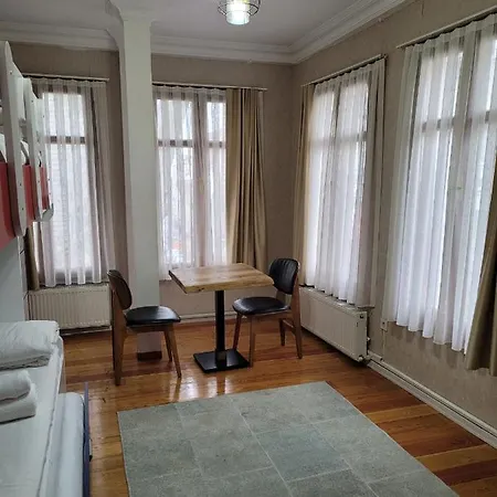 Otel 4 Bedroom Duplex With Terrace Sultanahmet *
